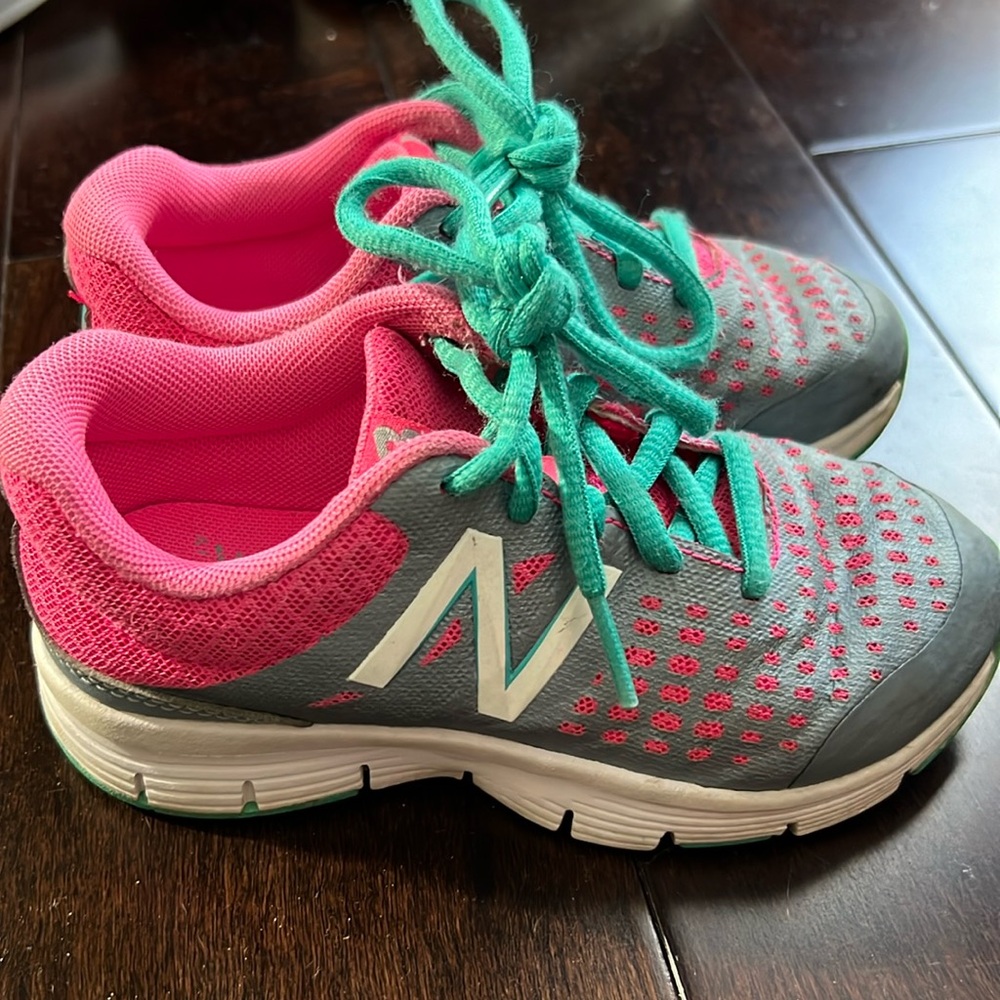 New Balance girls sneakers 775 size 11W